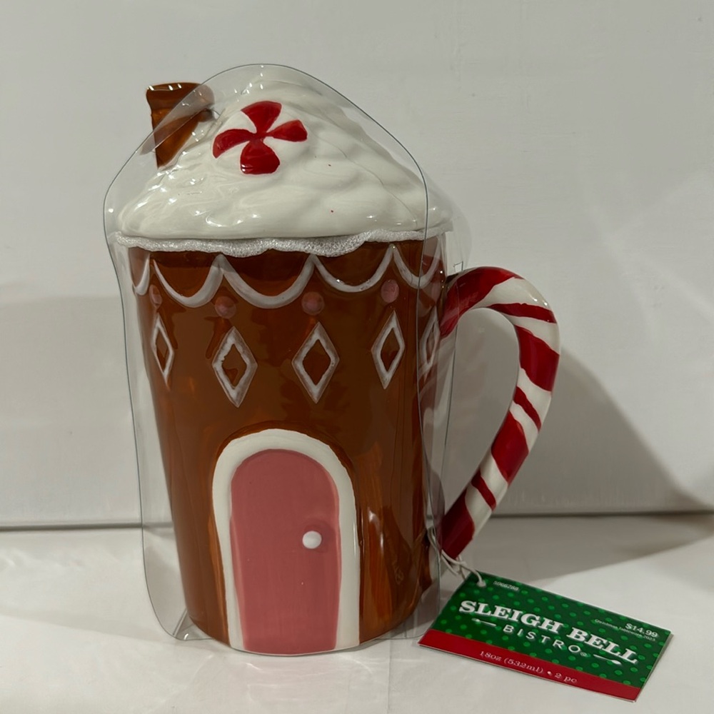 NEW Christmas Gingerbread Mug and Lid Ceramic Holiday Mug Gift - 2pcs